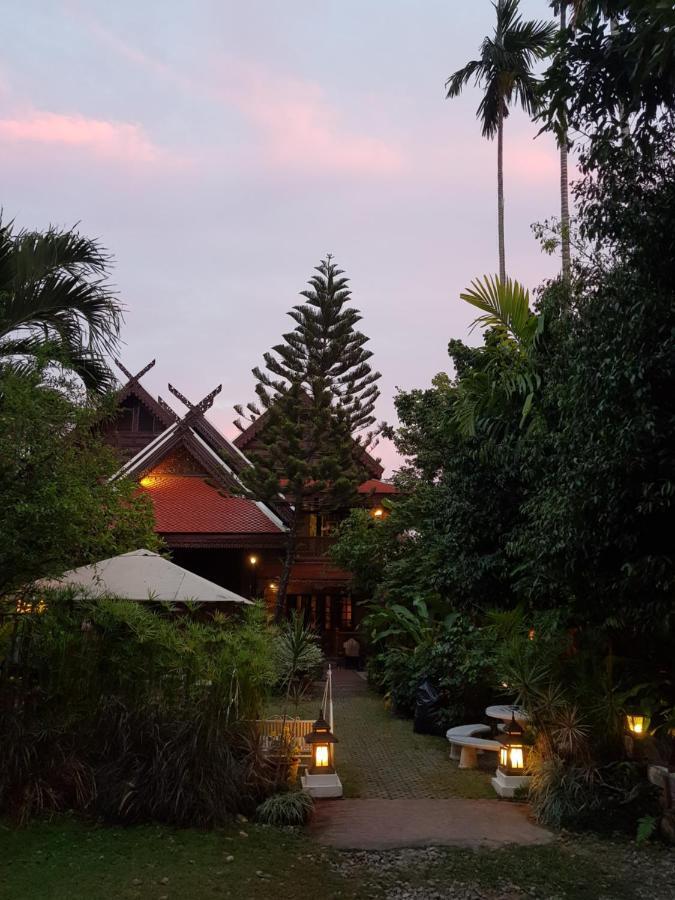 Siri House Bed And Breakfast Chiang Mai Exterior photo