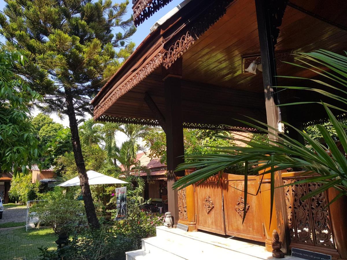 Siri House Bed And Breakfast Chiang Mai Exterior photo