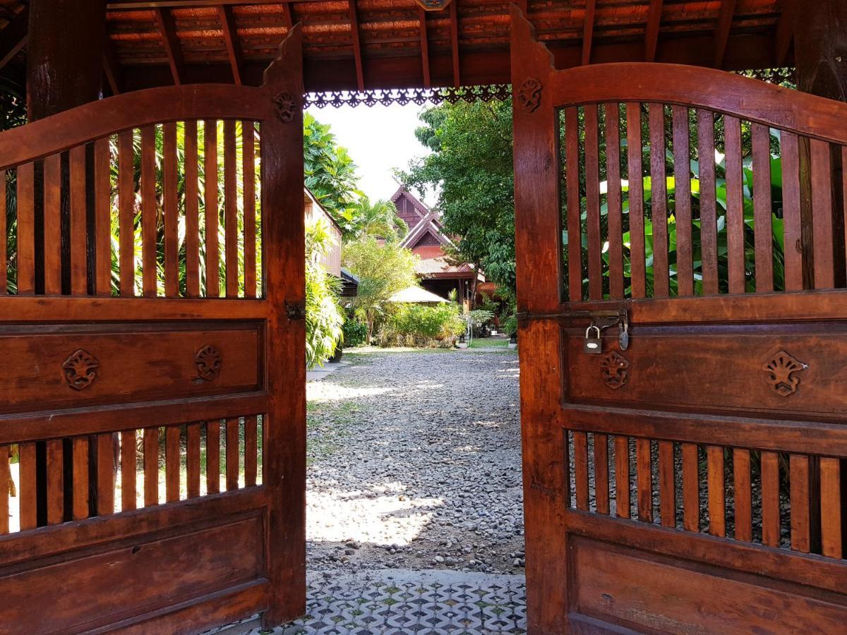 Siri House Bed And Breakfast Chiang Mai Exterior photo