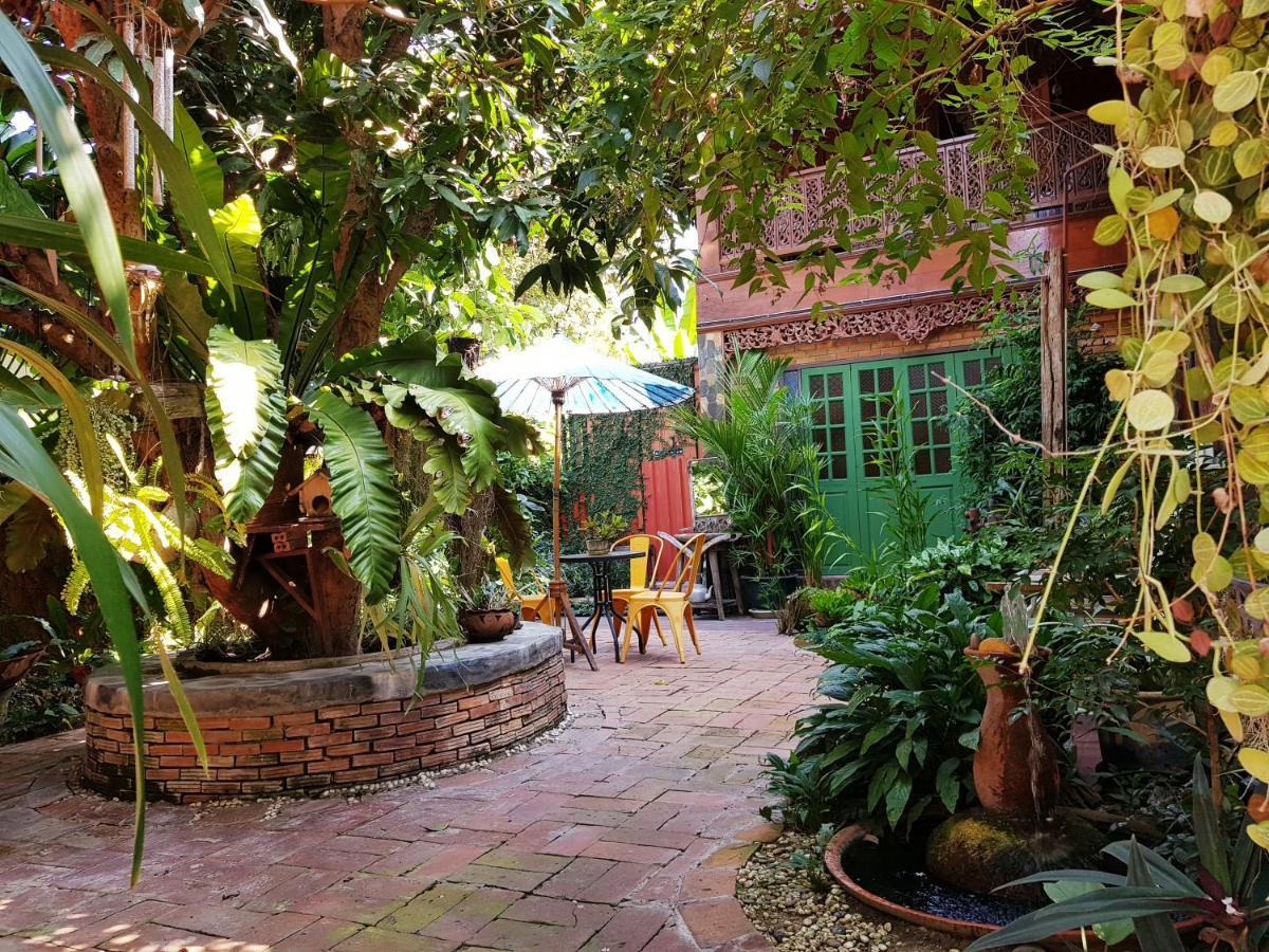 Siri House Bed And Breakfast Chiang Mai Exterior photo
